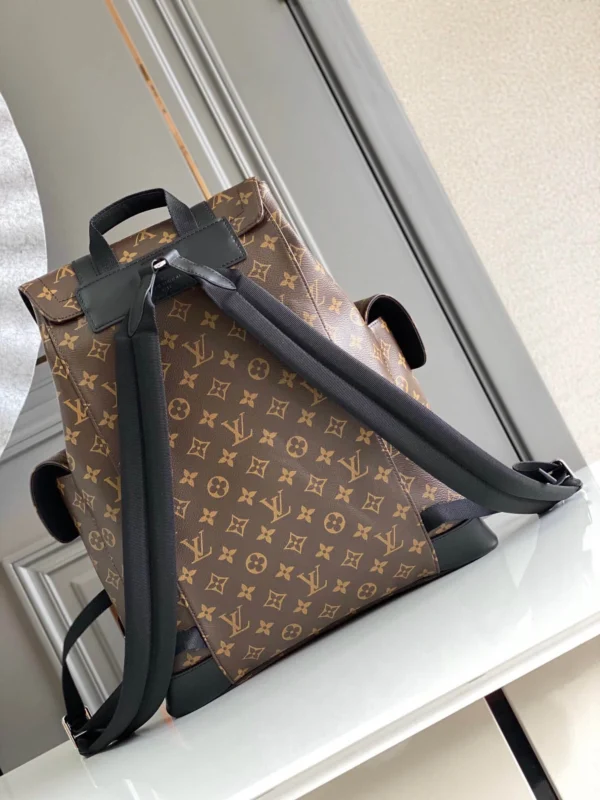 LV Size: 41 x 48 x 13 cm - Image 9