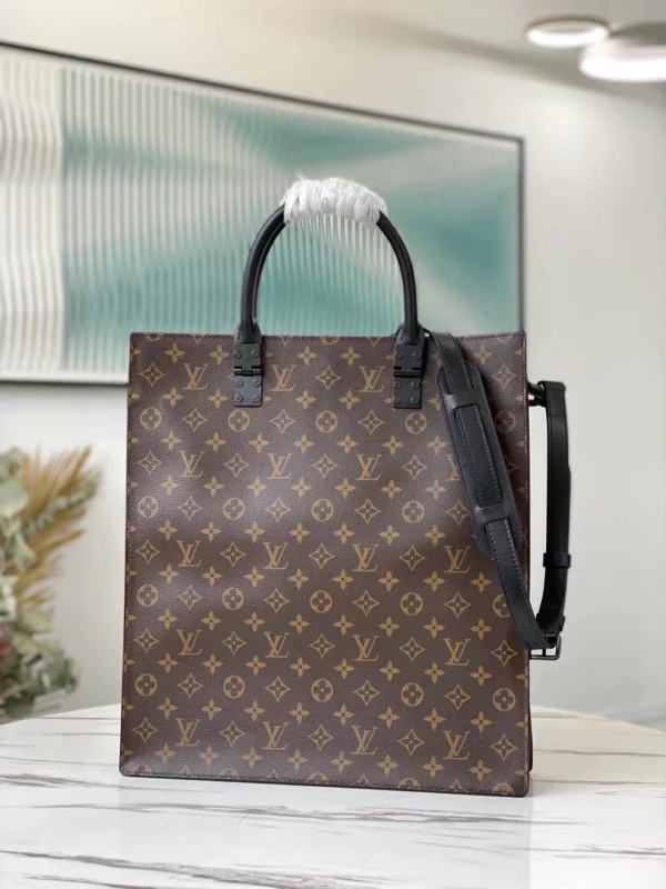 LV Size: 36 x 36 x 9 cm - Image 9