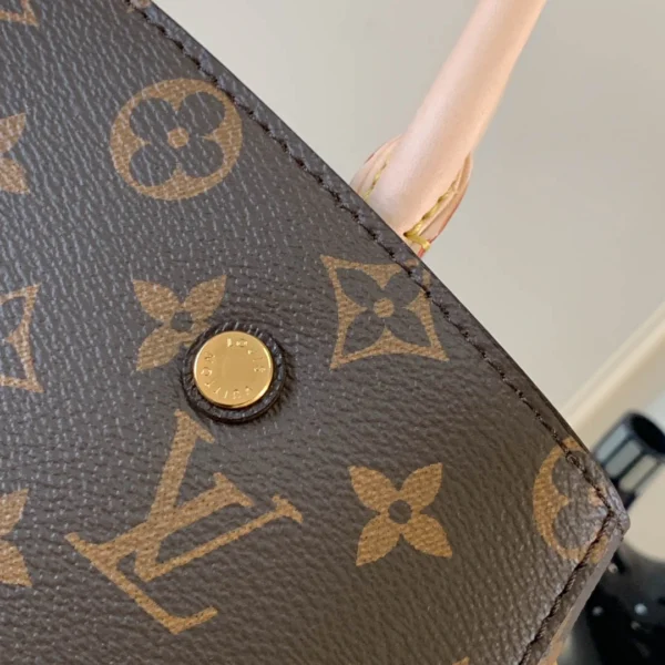 LV Model: M41056 Size 33*23*15cm - Image 9