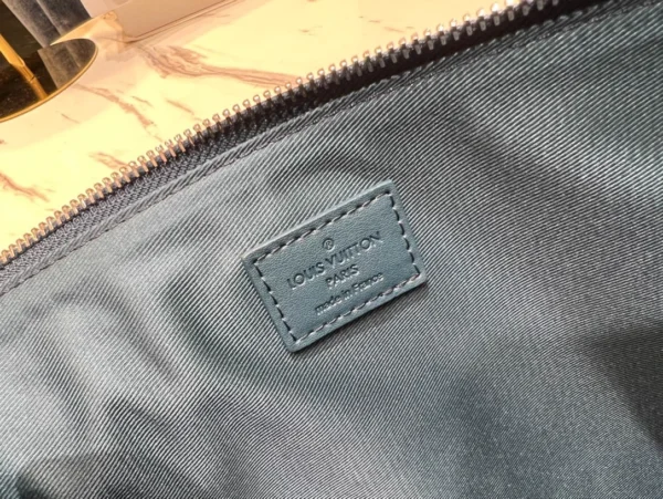LV Size:30 x 22 x 5 cm - Image 7