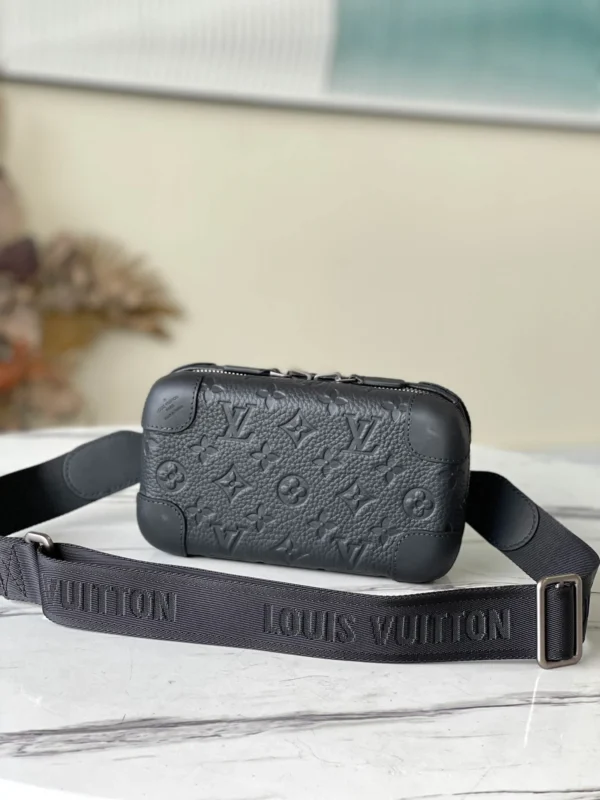 LV Size: 21 x 12 x 6.5 cm
