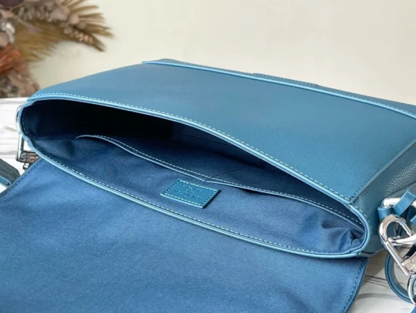 LV Size: 28 x 24 x 10 cm - Image 9