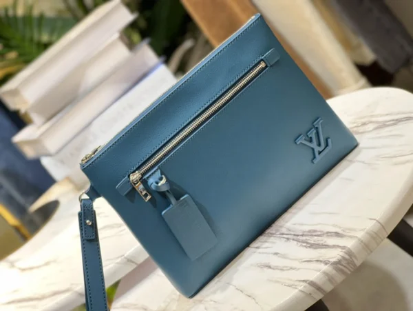 LV Size:30 x 22 x 5 cm - Image 5