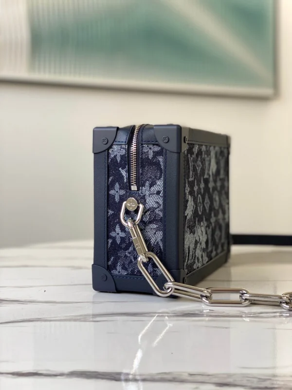 LV Size: 25 x 18 x 10 cm - Image 8