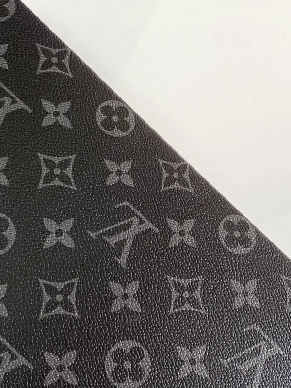 LV Size: 27 x 21 x 6 cm - Image 8