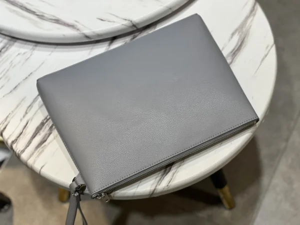 LV Size:30 x 22 x 5 cm - Image 9