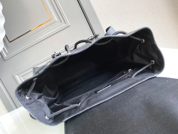LV Size: 41 x 48 x 13 cm - Image 8