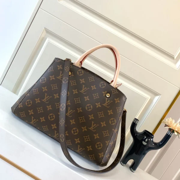 LV Model: M41056 Size 33*23*15cm - Image 8