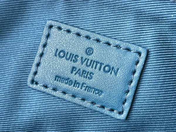 LV Size: 30 x 22 x 5 cm - Image 7