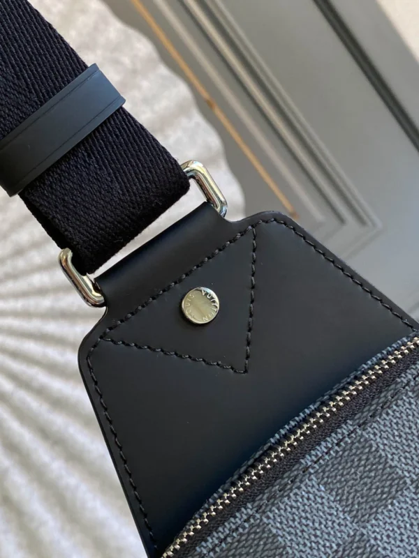 LV 20 x 31 x 10 cm - Image 8