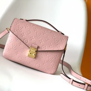 LV Size: 25 x 19 x 7 cm