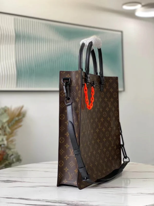 LV Size: 36 x 36 x 9 cm - Image 6
