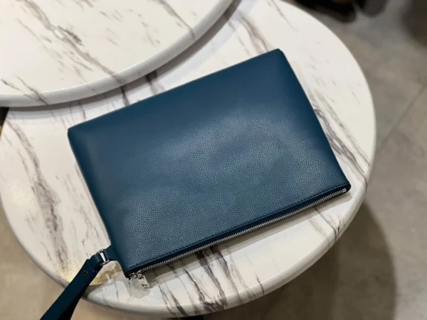 LV Size:30 x 22 x 5 cm - Image 3