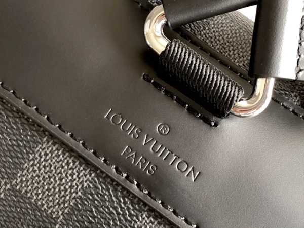 LV Size: 41 x 48 x 13 cm - Image 5