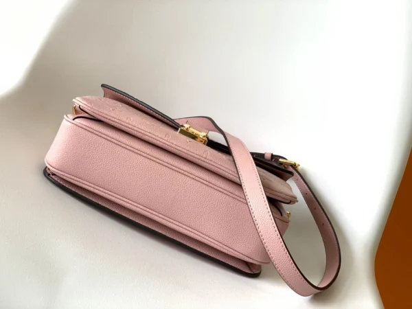LV Size: 25 x 19 x 7 cm - Image 6