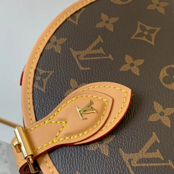 LV Model: M44860 Size 18*15*8cm - Image 4