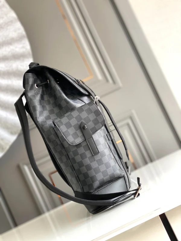 LV Size: 41 x 48 x 13 cm - Image 4