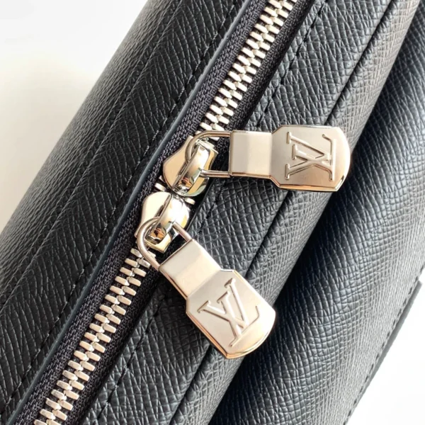 LV Model: M30233 Size:29.5x20x5cm - Image 4