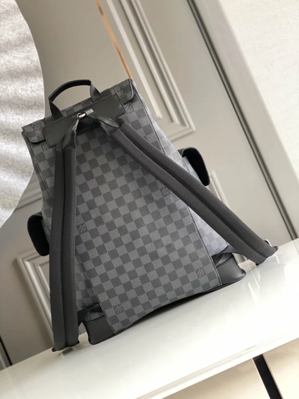 LV Size: 41 x 48 x 13 cm - Image 3