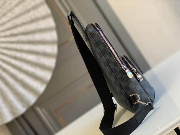 LV 20 x 31 x 10 cm - Image 4