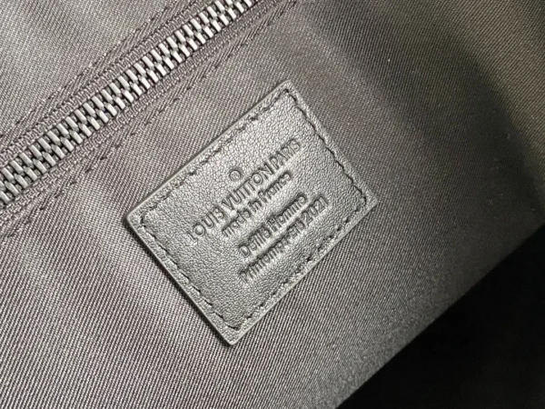 LV Size: 36 x 36 x 9 cm - Image 2