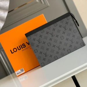 LV Size: 27 x 21 x 6 cm