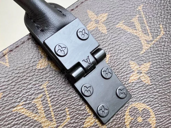 LV Size: 36 x 36 x 9 cm - Image 3