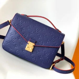 LV Size: 25 x 19 x 7 cm
