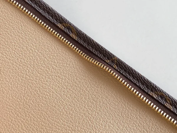 LV size: 25 x 20 x 5.5 cm - Image 4
