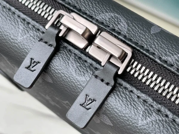 LV Size: 21 x 12 x 6.5 cm - Image 6