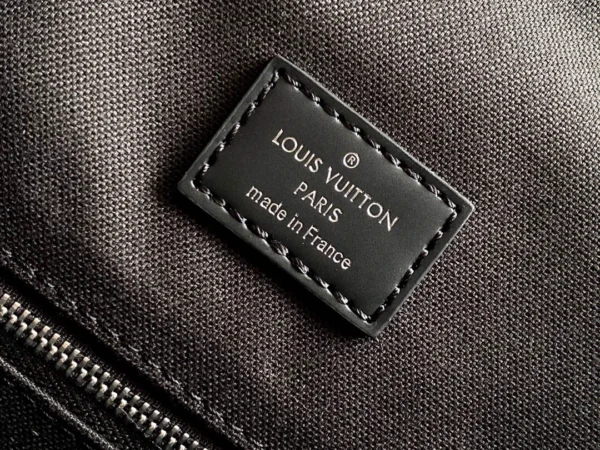 LV Size: 41 x 48 x 13 cm - Image 3