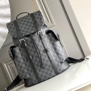 LV Size: 41 x 48 x 13 cm