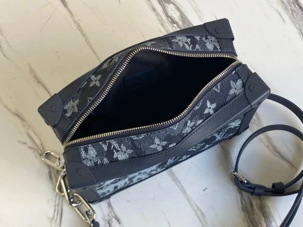 LV Size: 25 x 18 x 10 cm - Image 4
