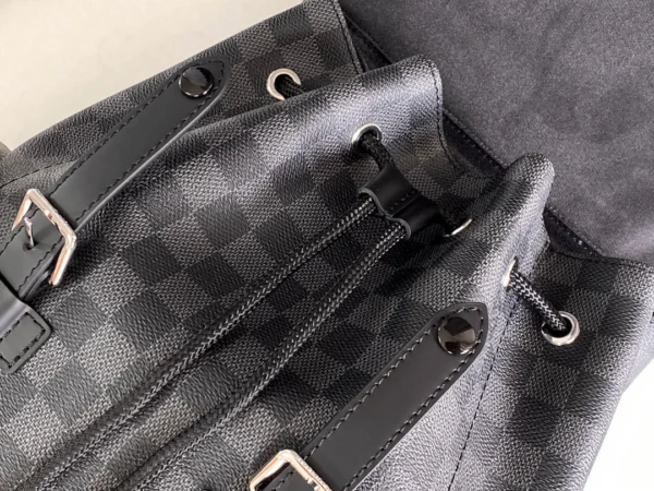 LV Size: 41 x 48 x 13 cm - Image 2