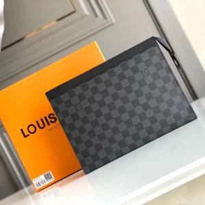 LV Size: 27 x 21 x 6 cm