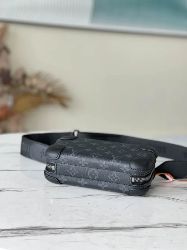 LV Size: 21 x 12 x 6.5 cm - Image 2