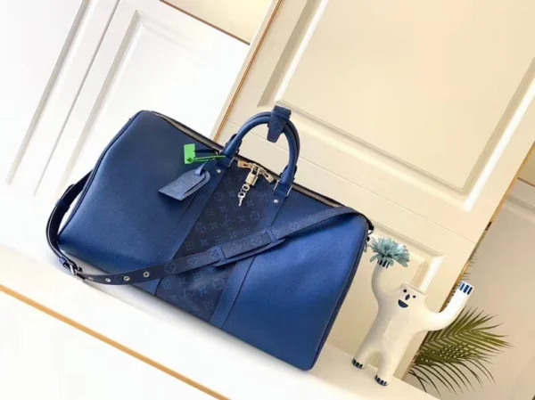 LV Size:50x29x22cm