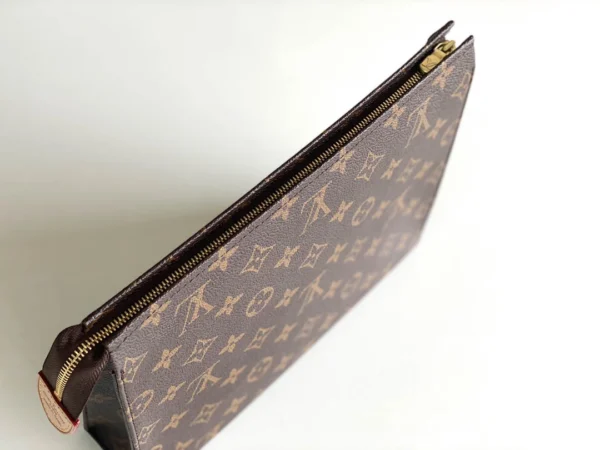 LV size: 25 x 20 x 5.5 cm - Image 2