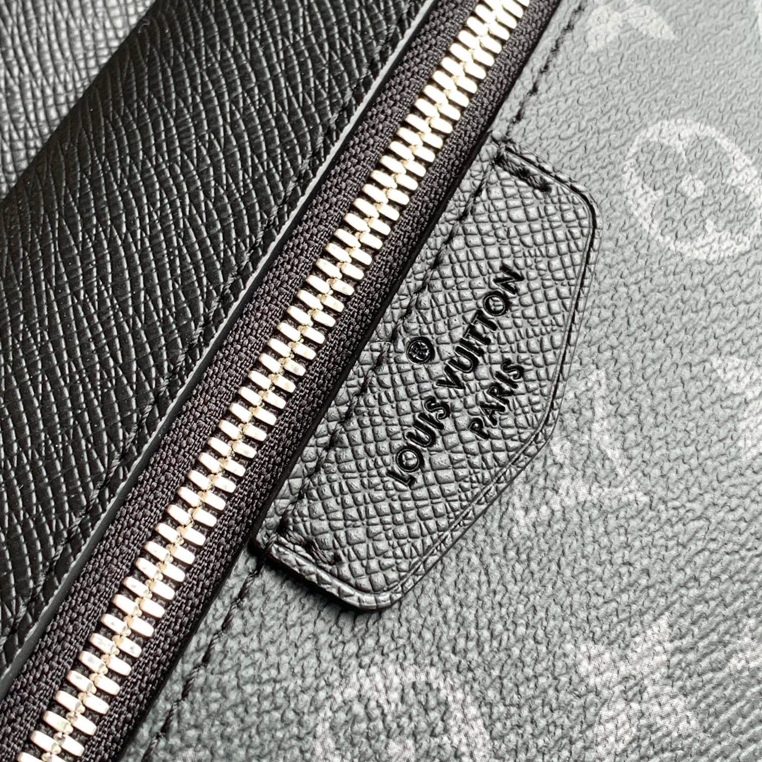 LV Model: M30233 Size:29.5x20x5cm - Image 2