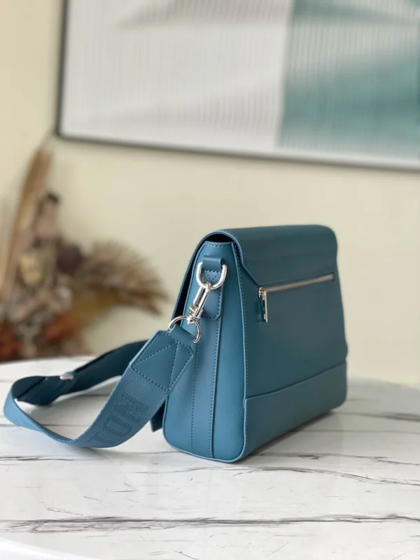LV Size: 28 x 24 x 10 cm - Image 2